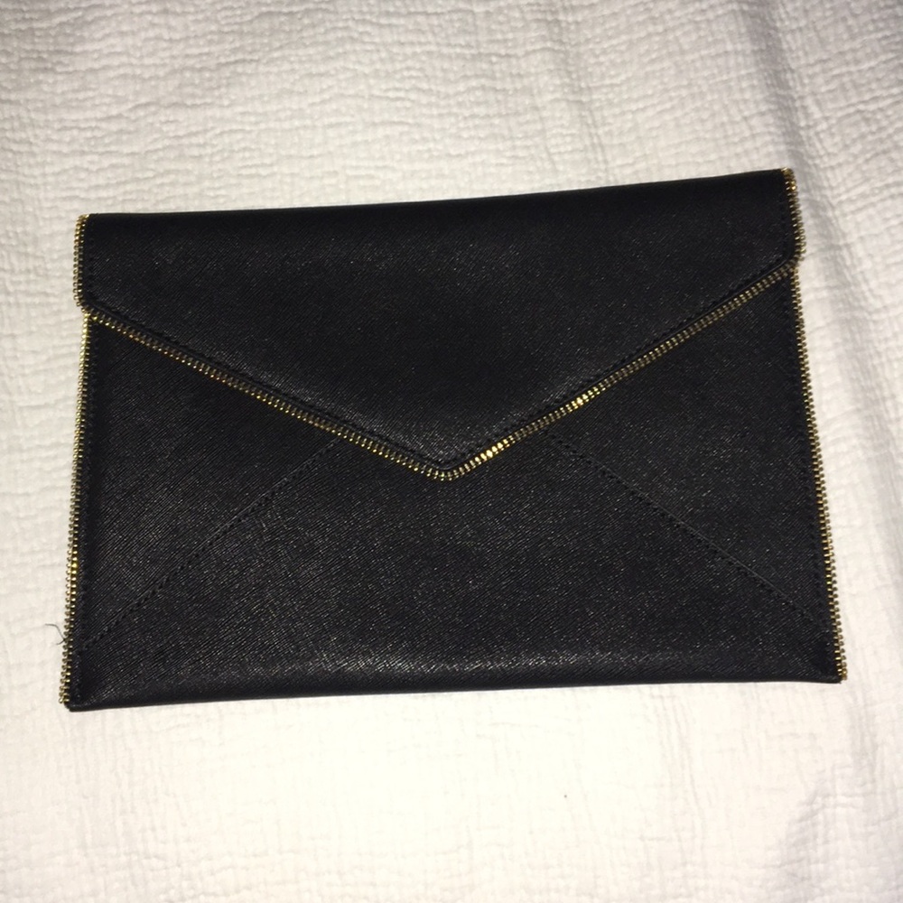 Black clutch